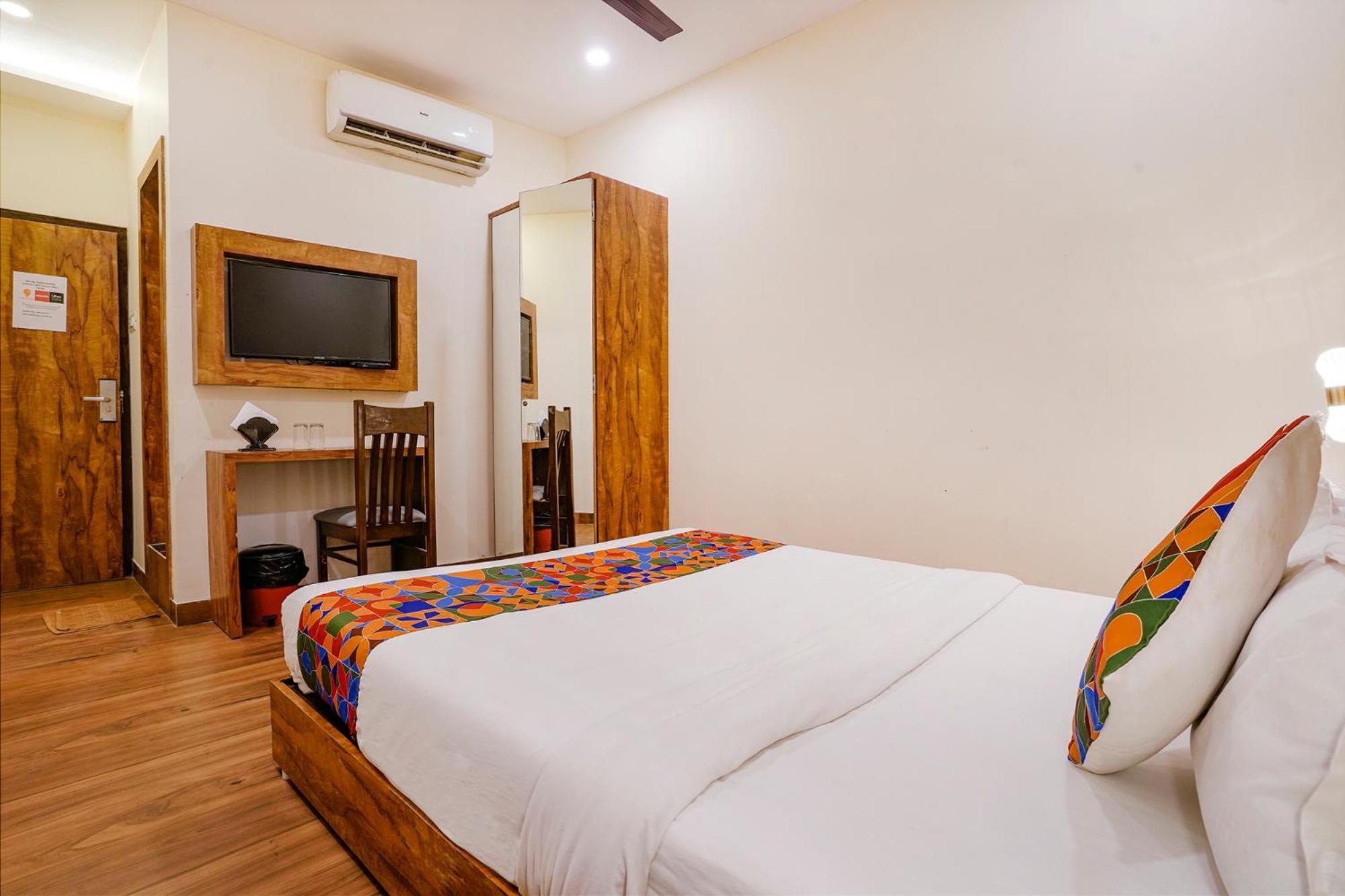 Fabhotel Grand Prime Nr Nesco Hotel Мумбаи Экстерьер фото