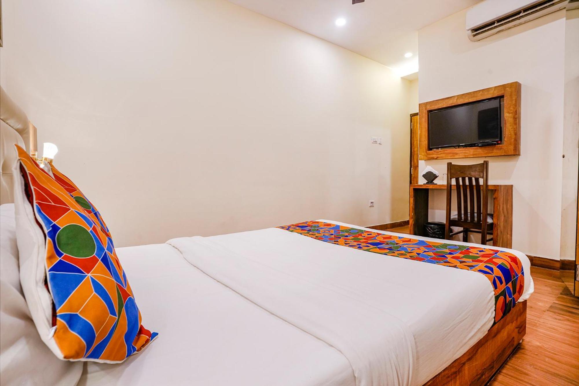 Fabhotel Grand Prime Nr Nesco Hotel Мумбаи Экстерьер фото
