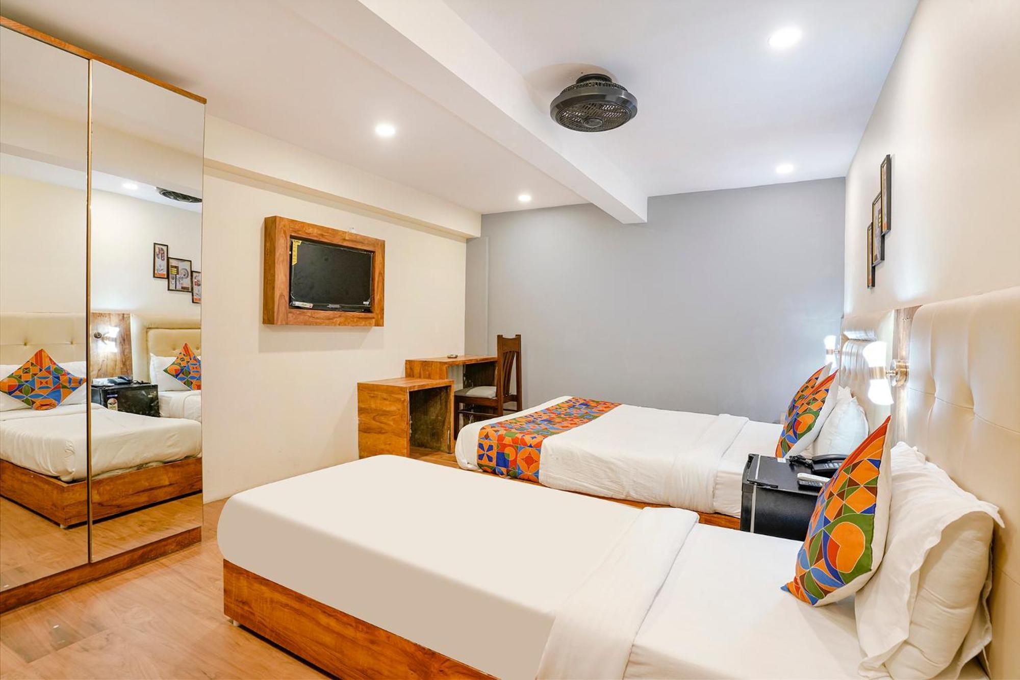 Fabhotel Grand Prime Nr Nesco Hotel Мумбаи Экстерьер фото
